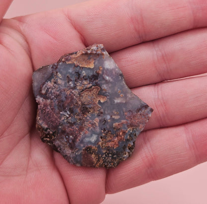11g Moss Agate slab with taupe and lavender tones and root-like veining, 1.3x1.2 inches, displayed in hand.