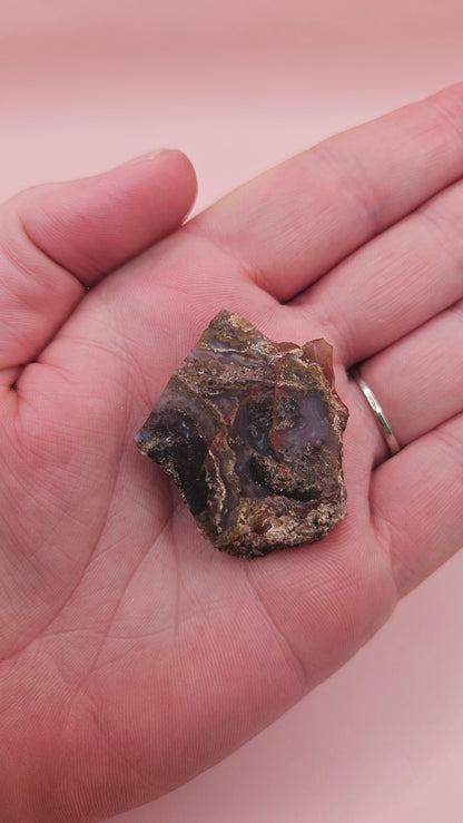 11g Moss Agate slab with taupe and lavender tones and root-like veining, 1.3x1.2 inches, displayed in hand.